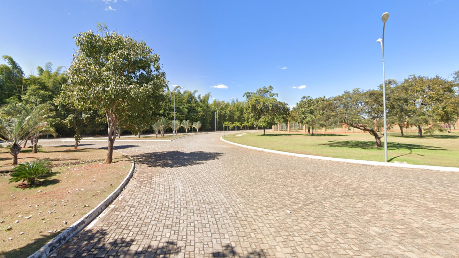 Casa, Residencial Goiânia Golfe Clube em Goiânia, GO — foto 2 de 5