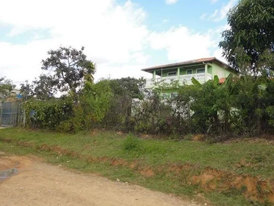Casa em Esmeraldas, MG — foto 2 de 8