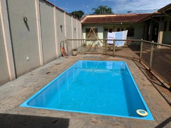 Casa em Jardinópolis, SP — foto 2 de 8