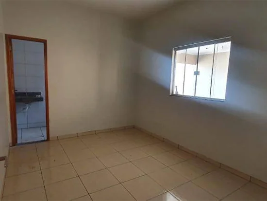 Casa em Santa Helena de Goiás, GO — foto 5 de 8
