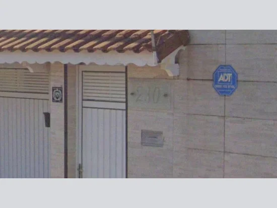 Casa em Mongaguá, SP — foto 2 de 4
