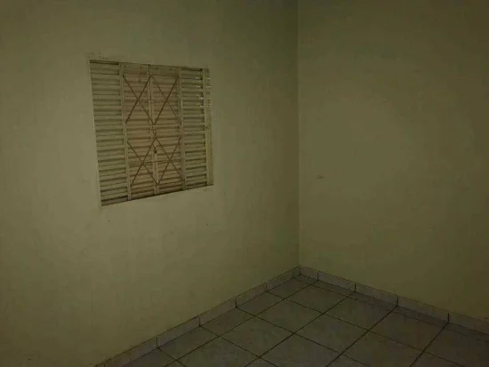 Casa em Luziânia, GO — foto 2 de 8