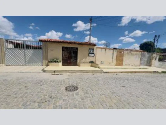 Casa em Feira de Santana, BA — foto 2 de 4