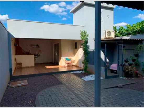 Casa em Assis Chateaubriand, PR — foto 7 de 8