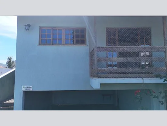 Casa em Ponta Grossa, PR — foto 5 de 8