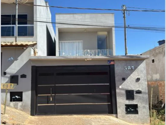 Casa em Nova Serrana, MG — foto 3 de 6