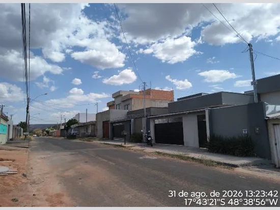 Casa em Caldas Novas, MG — foto 2 de 7