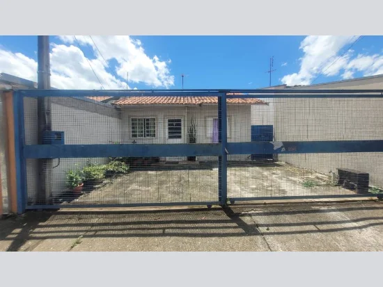 Casa em Taubaté, SP — foto 2 de 3