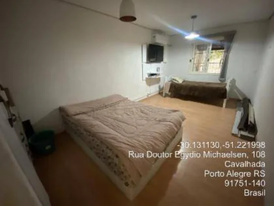 Casa em Porto Alegre, RS — foto 2 de 8