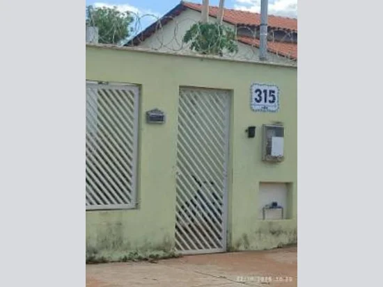 Casa em Buritis, MG — foto 2 de 4