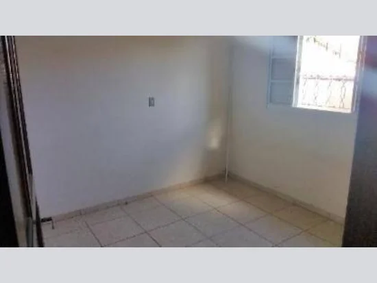 Casa em Angatuba, SP — foto 2 de 8