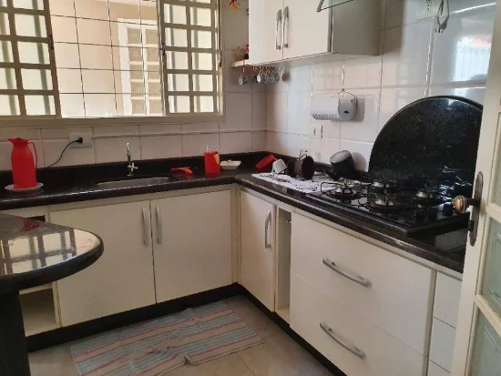 Casa em Ourinhos, SP — foto 6 de 8