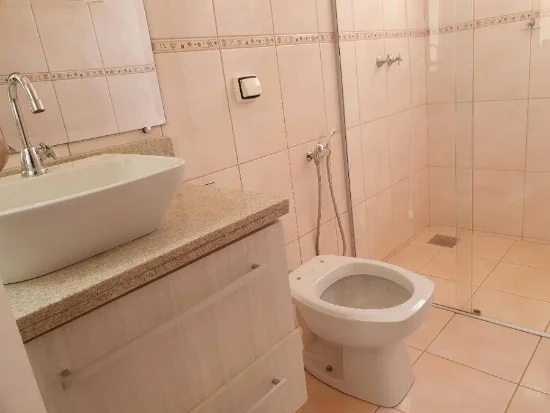 Casa em Ourinhos, SP — foto 5 de 8