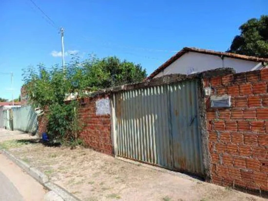Casa em Urucuia, MG — foto 3 de 8
