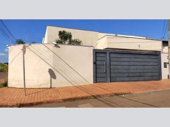 Casa em Quirinópolis, GO — foto 2 de 8