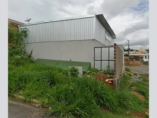 Prédio em Piumhi, MG — foto 2 de 8