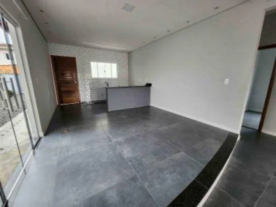 Casa em Joinville, SC — foto 3 de 8