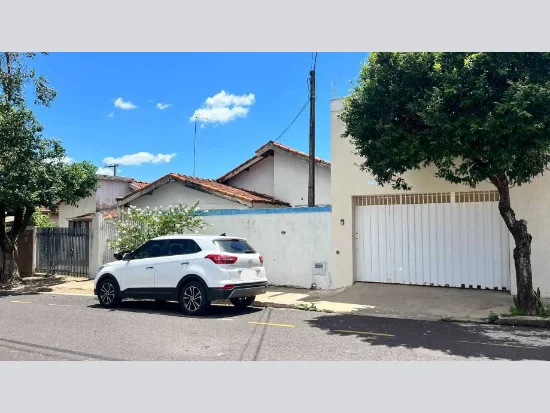 Casa em Araçatuba, SP — foto 2 de 3