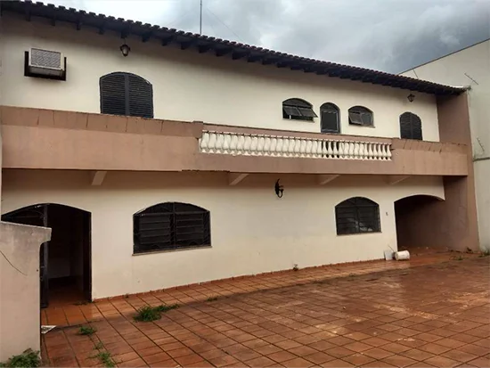 Casa em Londrina, PR — foto 2 de 8