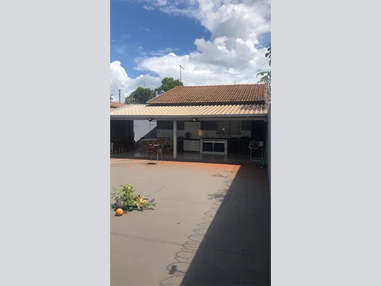 Casa em Goiatuba, GO — foto 3 de 8