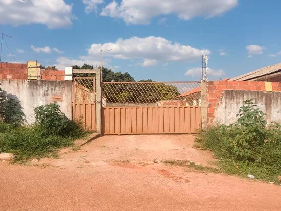 Casa em Águas Lindas de Goiás, GO — foto 2 de 8