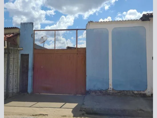 Casa em Santa Maria da Vitória, BA — foto 2 de 8