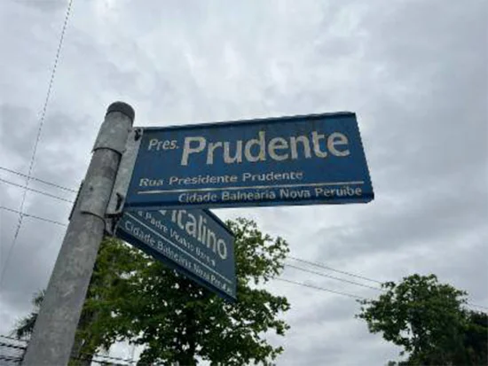 Casa em Peruíbe, SP — foto 2 de 8