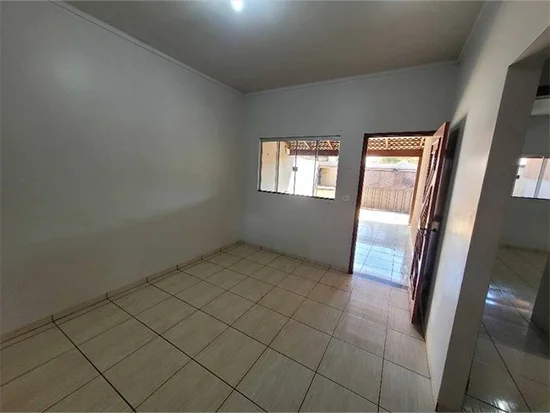 Casa em Santa Helena de Goiás, GO — foto 3 de 8