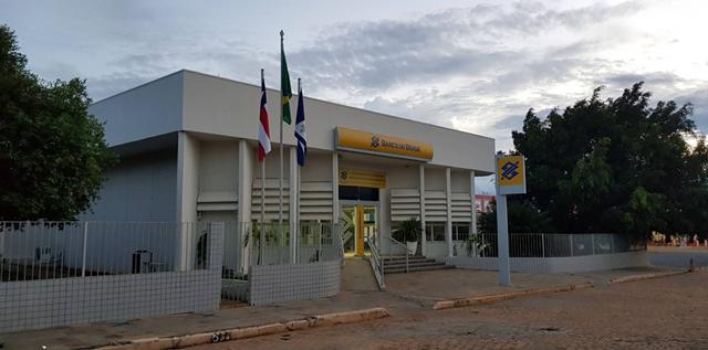 Prédio em Presidente Dutra, BA — foto 2 de 2