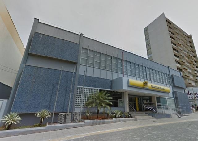 Prédio em Lins, SP — foto 2 de 2