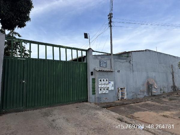 Casa, Chacaras Quedas do Descoberto, Águas Lindas de Goiás, GO