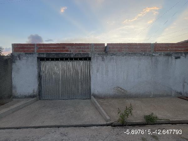 Casa, Centro em Água Branca, PI