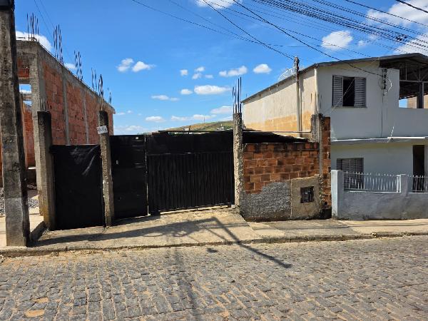 Casa, Bela Vista em Leopoldina, MG