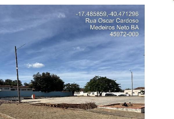 Casa, Centro em Medeiros Neto, BA