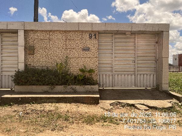 Casa, Centro em Pedras de Fogo, PB