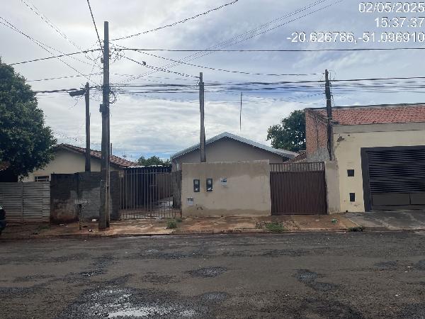 Casa, Conjunto Habitacional Apolinario Pires, Pereira Barreto, SP