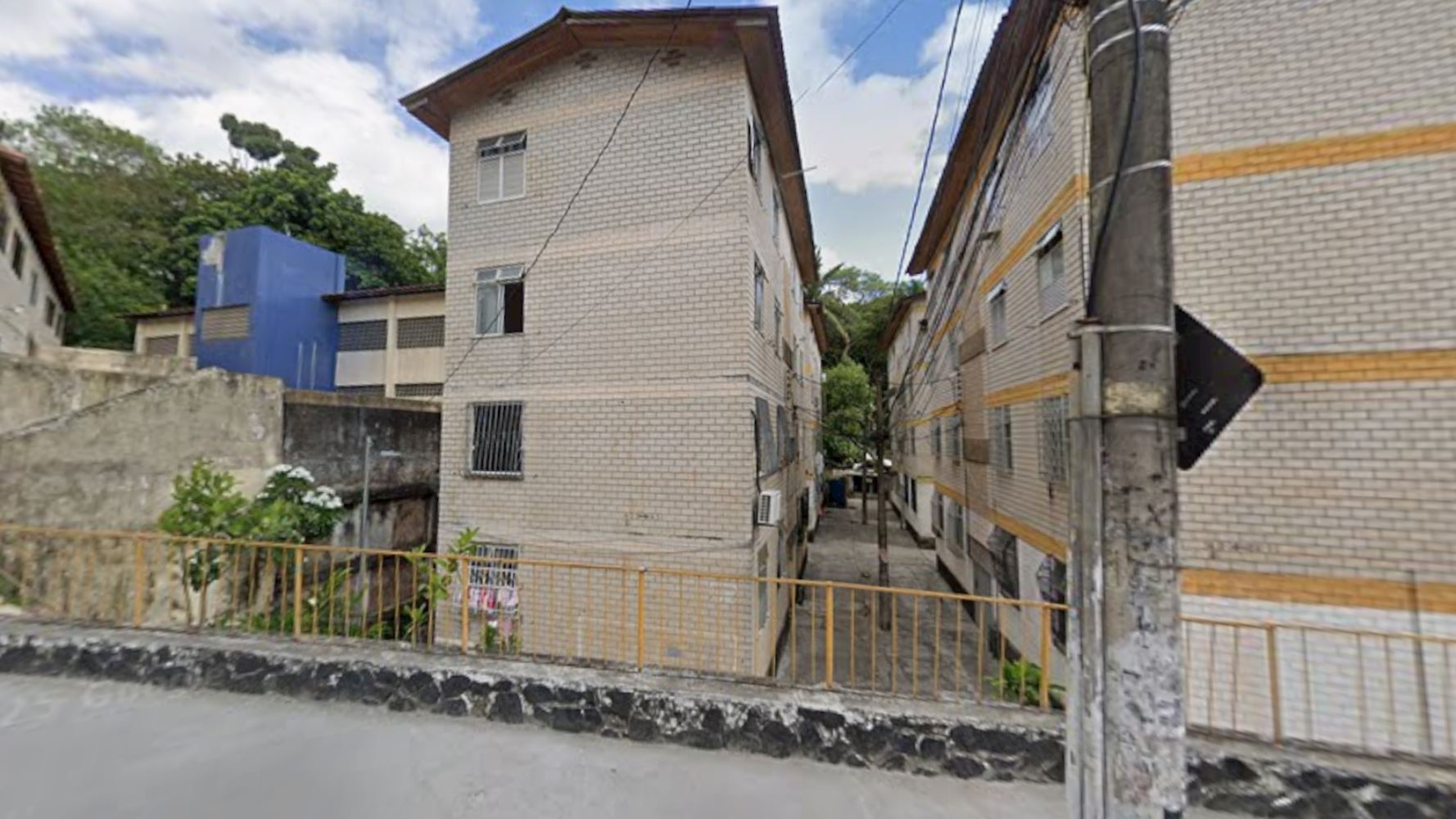Apartamento no Conjunto Hab. Comerciários em Brotas - Salvador/BA