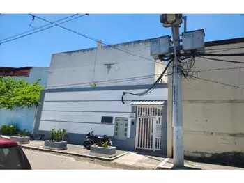 Casa de condomínio no Parque Laguna e Dourado, Duque de Caxias RJ