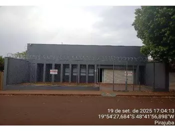Prédio comercial DESOCUPADO no Centro, Pirajuba MG