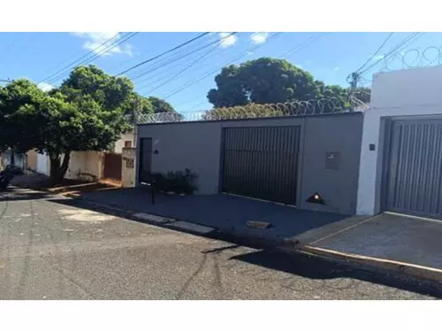 Casa, Aclimação em Uberlândia, MG — foto 2 de 2