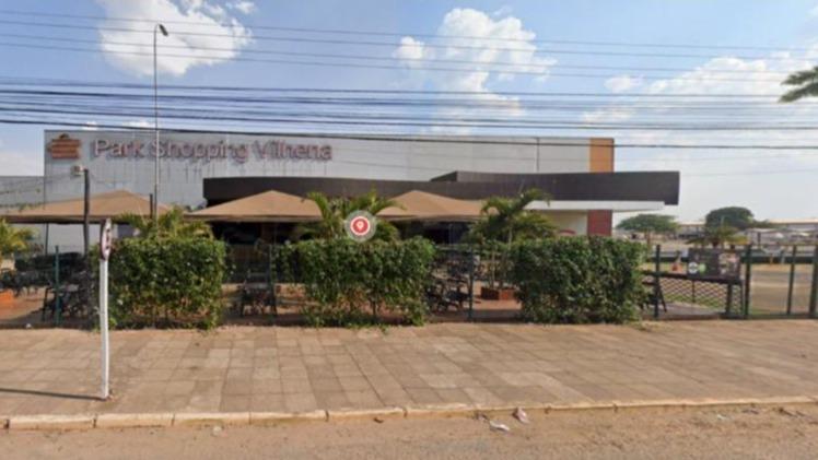Imovel Comercial - com Duas Construções, Localizado na Av Sabino Bezerra de Queiroz, Vilhena/Ro. As Construções Fazem Parte do Park Shopping Vilhena, com Área Total do Terreno de 17.441,20 M².