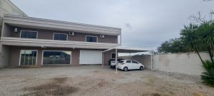 Casa, Residencial, 3 dormitório(s), 4 vaga(s) de garagem
