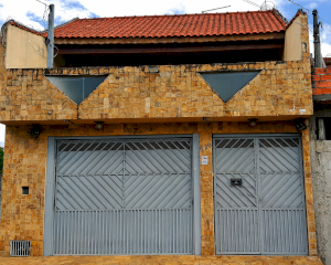 Casa, Residencial, 4 dormitório(s), 2 vaga(s) de garagem