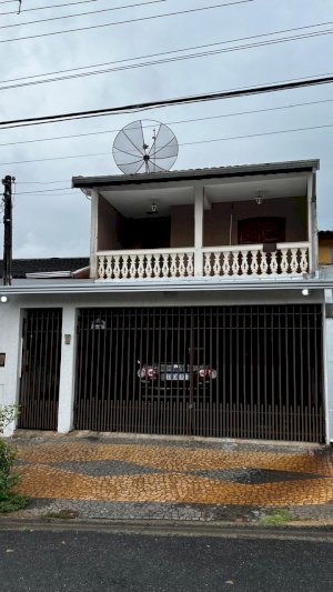 Casa, Residencial, 4 dormitório(s), 2 vaga(s) de garagem