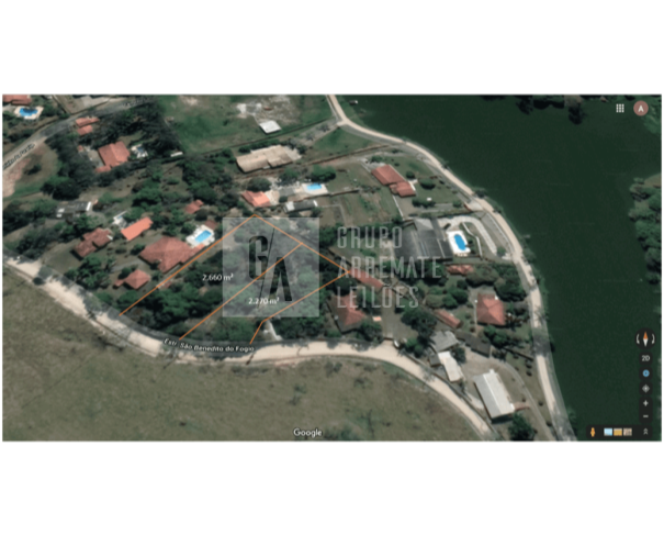 Terreno com 4.660 m²