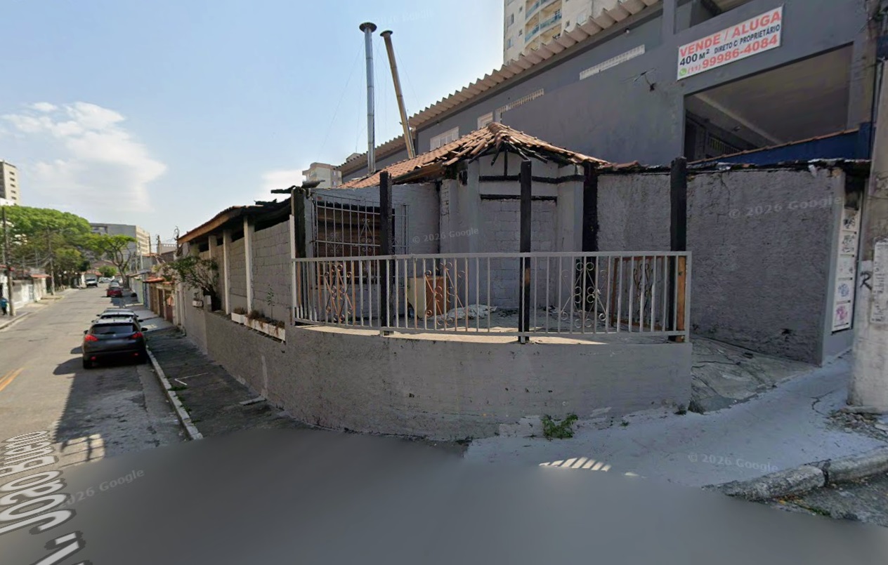 Imóvel comercial de esquina em terreno de 230m²