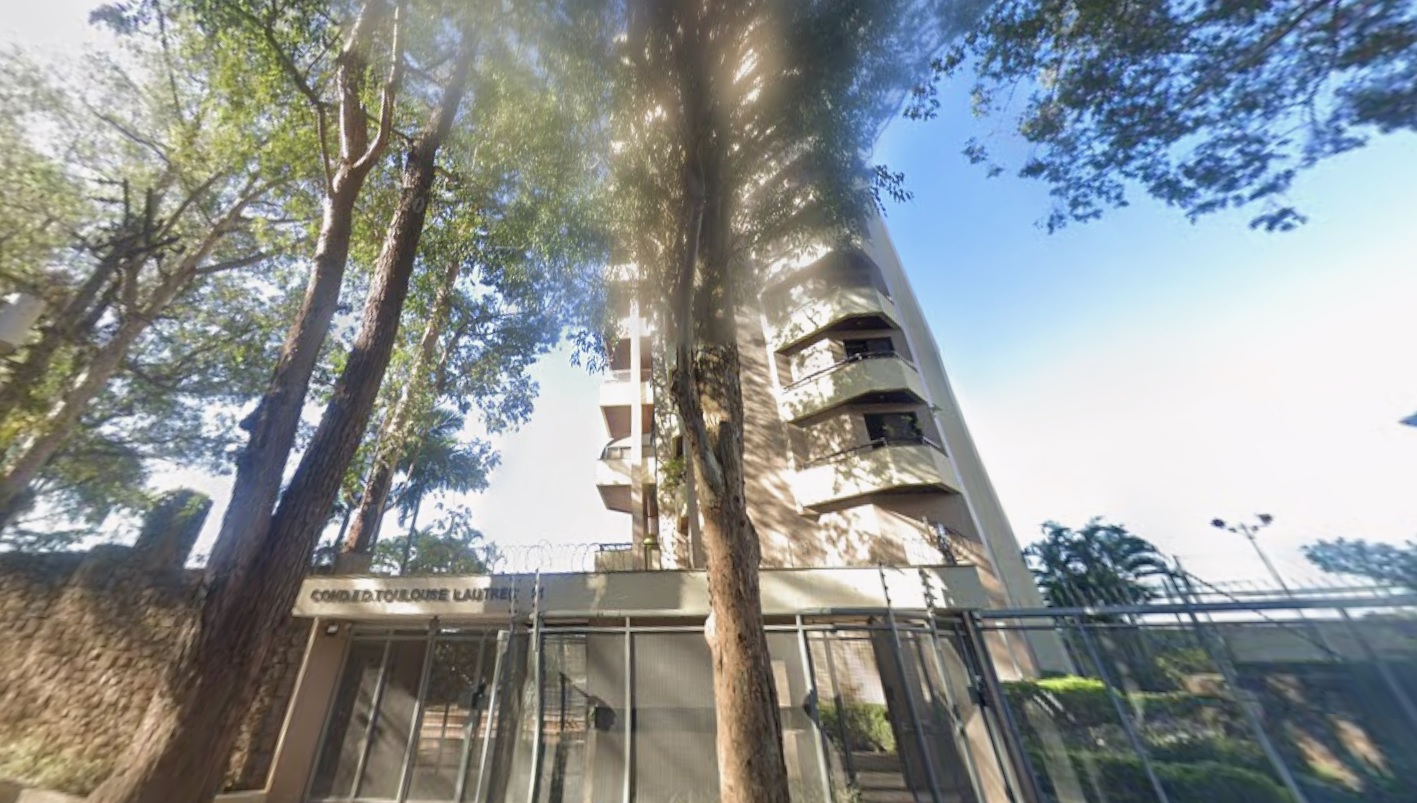 Apartamento com 228,78m², 04 vagas e depósito