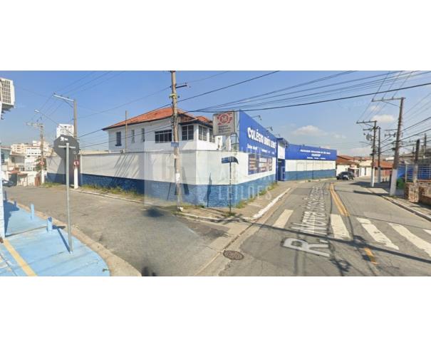 Terreno de 6.700m² com prédios comerciais
