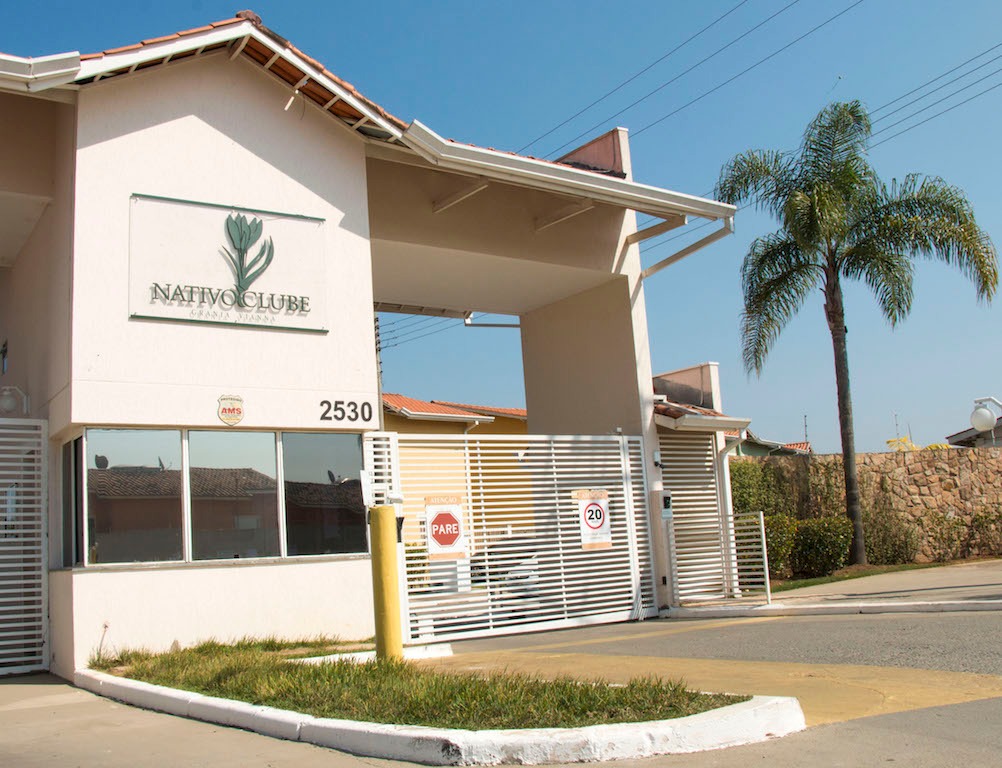 Casa de condomínio com 148,28m² e 02 vagas