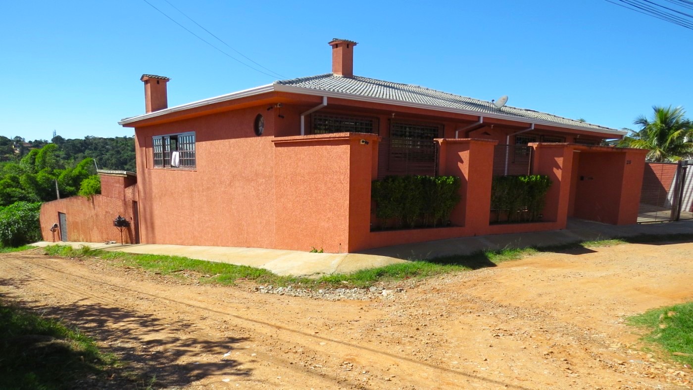 Casa de esquina | terreno com 1.000m² | chácaras fernão dias